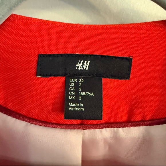 Red H&M blazer - Picture 5 of 6